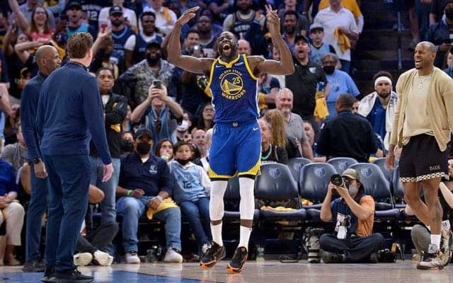 一発退場のNBA選手、スキップで煽る一部始終に米賛否「馬鹿げている」「良識的な判定」