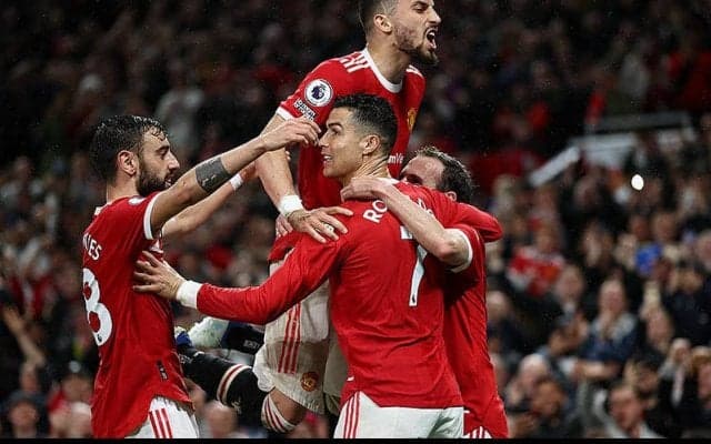 ユナイテッドがホーム最終戦で3発快勝!　ブルーノ＆ロナウドにヴァラン初弾で4戦ぶり白星《プレミアリーグ》