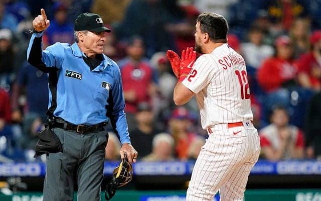 「TVと球審のストライクゾーンは違う」　“誤審騒動”目立つMLB、米ESPNは球審を擁護