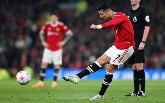 C・ロナウドのPKが鮮烈、ゴールが浮き上がるほどの凄まじい威力