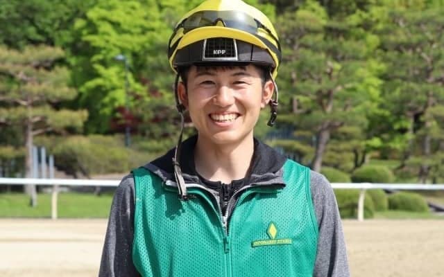 「特技は乗馬。恥ずかしがらずに言いたい」障害界のニュースター・小牧加矢太騎手の履歴書