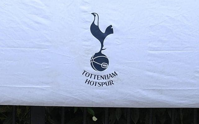 トッテナムの3rdユニはターコイズか、奇抜なうねり模様も一線を画す