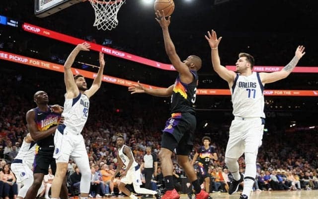 サンズがシリーズ連勝スタートに成功…FG成功率で球団記録更新／NBAプレーオフ