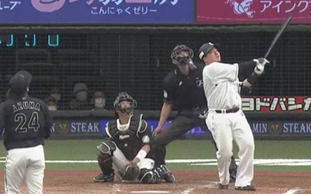 「外野フライかと…」　西武主砲が放った“滞空時間7秒”の異次元弾道にファン唖然