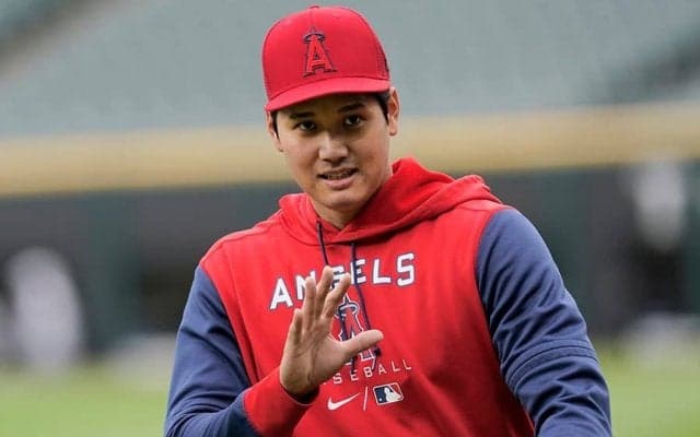 大谷翔平、敵地のサイン攻めでグラブを置いた場所に反響「ちびっこの間で流行るかな」