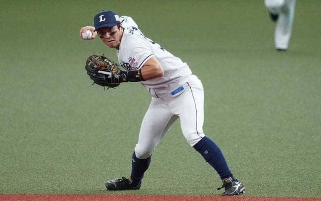「球浮き上がっとるやん」　一塁手のミット突き刺す“爆肩”が「メジャーリーガーばり」