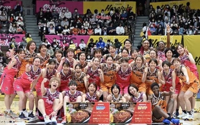 白熱の展開となったWリーグオールスターゲーム…三好と篠崎が引退の花道を飾る