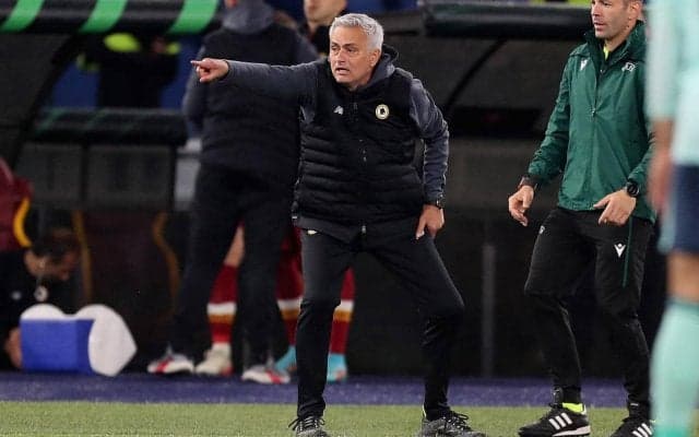 「もらい泣きした」ECL決勝進出のローマ指揮官モウリーニョの“涙”にファンも注目「本物のリーダーだ」