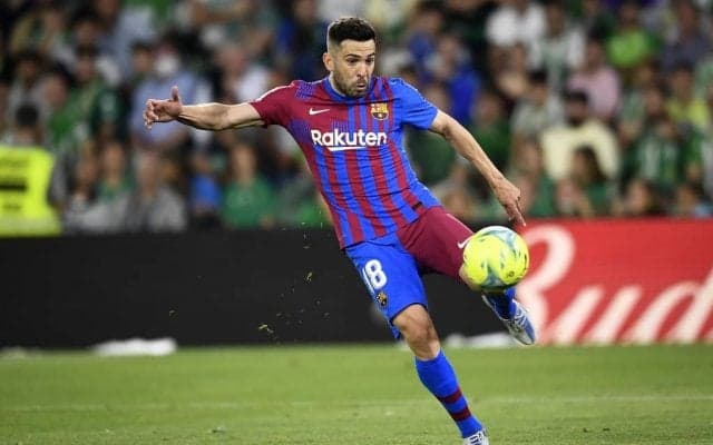 ｢超スーパーゴール炸裂｣!!バルセロナDFが驚異のボレーで｢劇的決勝弾｣!バルサに来季CL出場権をもたらした｢衝撃ゴラッソ｣