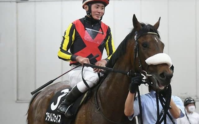 藤原英昭調教師がJRA通算800勝達成「スタッフのことを誇りに感じています」