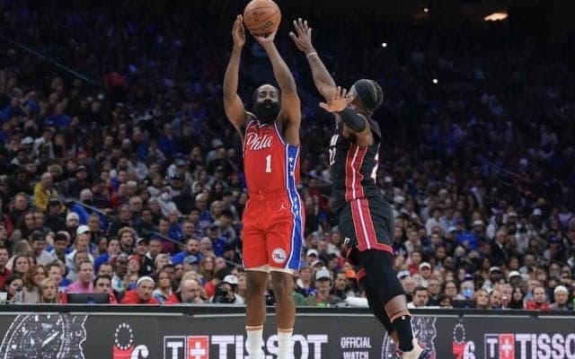 シクサーズがヒートに連勝してシリーズをタイに…ハーデンが4Qに躍動／NBAプレーオフ