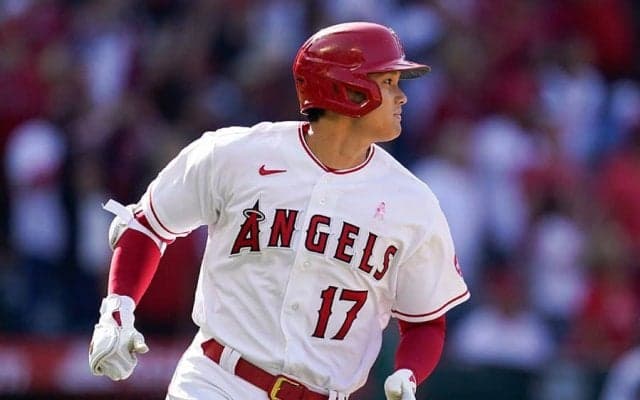 【MLB】大谷翔平が「感情を爆発させています！」　起死回生の同点二塁打に米放送席“狂喜乱舞”
