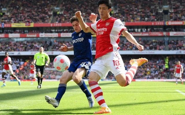 「歯折られても怒らなかったのに…」冨安健洋が味方への危険タックルに激怒！英代表OBも痛烈批判