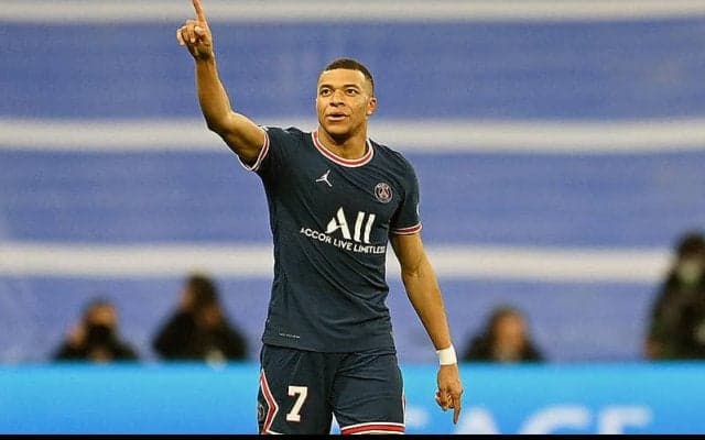 渦中ムバッペが休日をあえてマドリードで過ごす!　去就注目の中で憶測楽しむ強心臓？