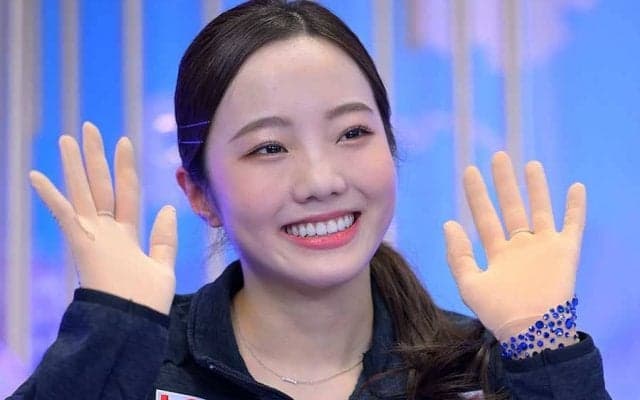 本田真凜、幻のノーバウンド投球を披露　巨人ドラ1も拍手、ファン「届いてるやん！」