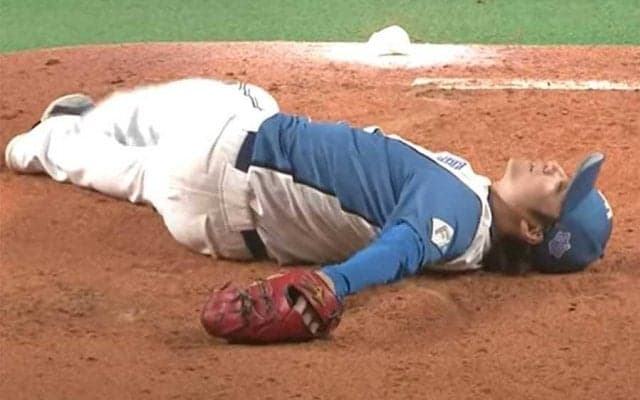 間一髪の“顔面直撃回避”が「ヒヤっとするぜ」　ゴロリ笑顔も「メジャークラス」