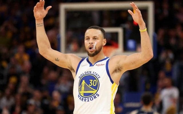 ウォリアーズが逆転勝利でシリーズ突破に王手…カリーが32得点を記録／NBAプレーオフ