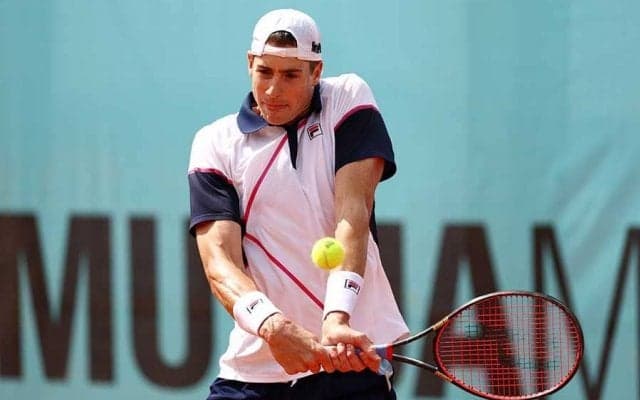 身長208cmのテニス選手、38cm差の凸凹コンビで初勝利に海外反響「父と子」「伝説だ」