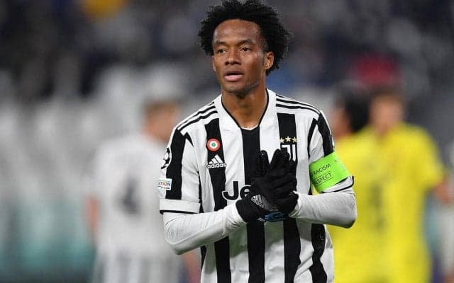 チームメイトのスマホで勝手に自撮りした結果…別の選手の全裸が1600万人に晒されてしまう