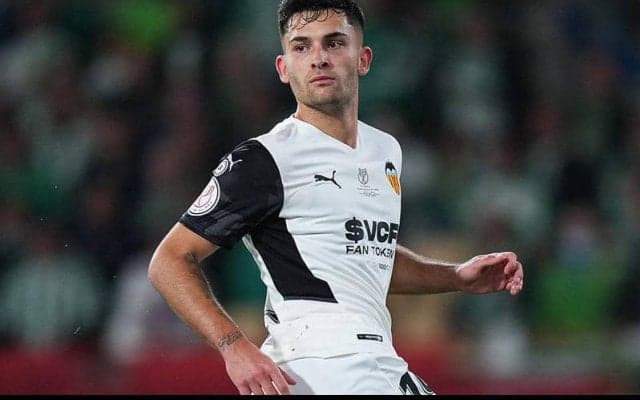 バレンシアで飛躍のウーゴ・ドゥロが完全移籍、2026年まで契約