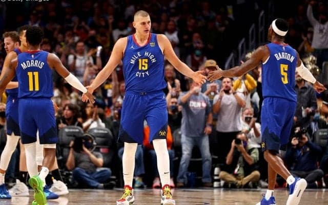 1位票100のうち65を獲得したニコラ・ヨキッチがNBA史上13人目となる2季連続MVPに選出