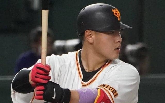 岡本和真の“カチ上げ弾”が「バケモン」　滞空時間7秒超の「弾道がアーチスト」