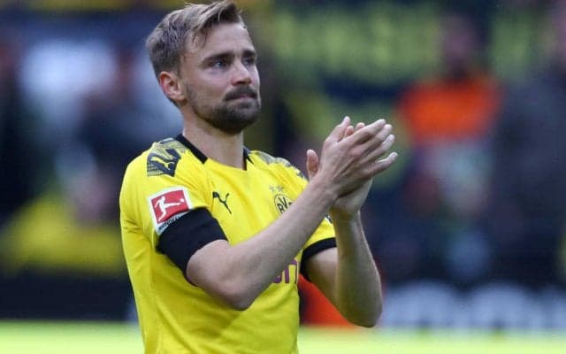 ドルトムントの元ドイツ代表DFシュメルツァーが34歳で引退を発表、ヒザのケガが大きく影響