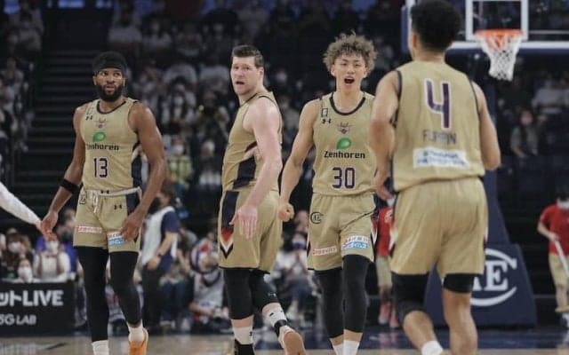 琉球が秋田との第1戦に勝利…5選手が2ケタ得点を挙げて好調発進／BリーグCS