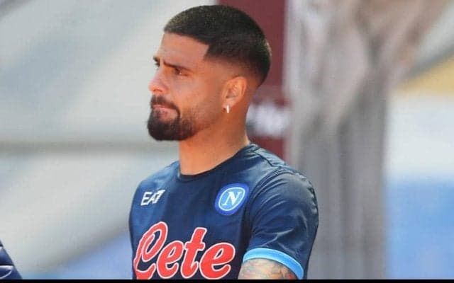 涙のインシーニェ、ナポリでのホーム最後の試合で別れの言葉