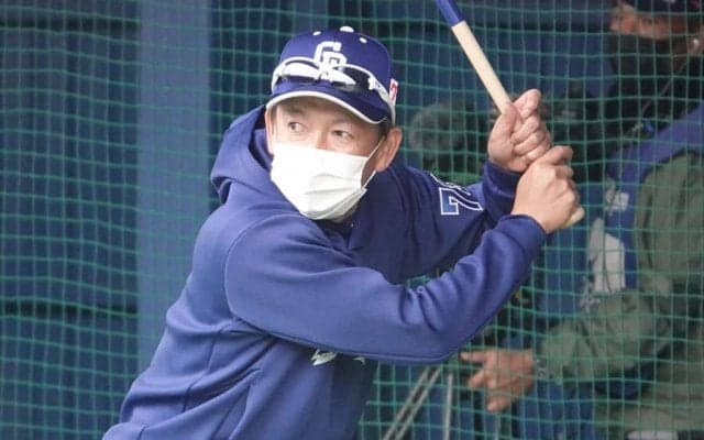 立浪監督が「軽く振ってライト深め」　52歳の打撃は「ほとんどヒット性じゃないか！」