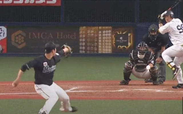 HR王も玉砕の“魔球”が「めっちゃええやんけ」　絶望の軌道は「キレがすごい」