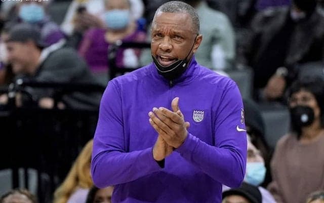 今季途中からキングスで暫定HCを務めたアルビン・ジェントリーがフロント入り