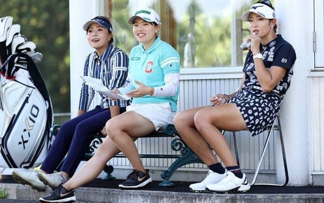 女子ゴルフで「戦隊みたい」と注目の6人、舞台裏で大里桃子は苦笑い「下手くそでした笑」