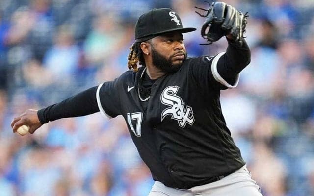 MLBで対戦打者すら爆笑した幻惑投法が米話題「後ろの観客ウケてる」「ボークでは？」