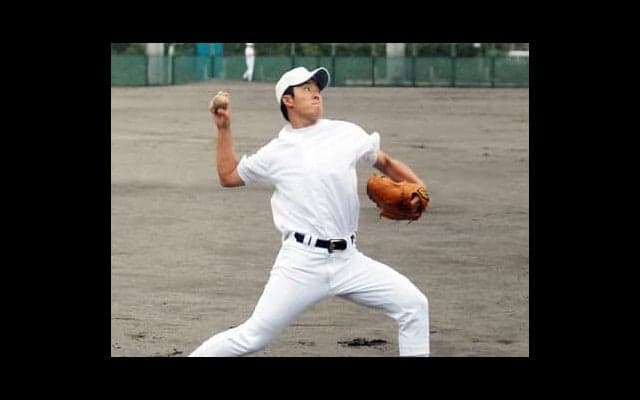 斎藤佑樹がついに手にした早実の背番号１。だが「なぜこのタイミングで…」と困惑した