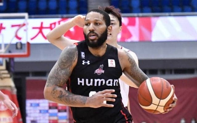 大阪エヴェッサ、今季平均23.1得点のディージェイ・ニュービルとの契約継続を発表