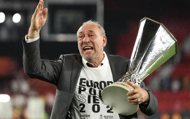 「ミッキーのスタジアム」「レゴで作ったもの?」ELを制したフランクフルト会長、UEFAへの怒りがスタジアム批判となり話題に