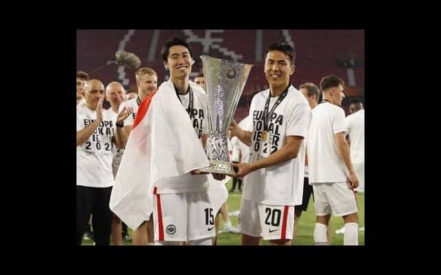 「『鎌田はできない』の声をやっと見返すことができた」。EL優勝で号泣の鎌田大地が赤裸々に語ったサッカー人生