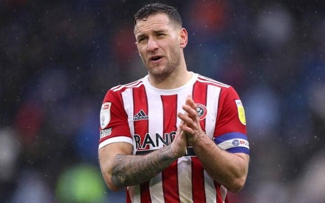 選手が吹っ飛ぶ勢い…ピッチに乱入し選手に頭突きのファンが有罪、24週間の禁錮刑＆10年間のサッカー活動禁止