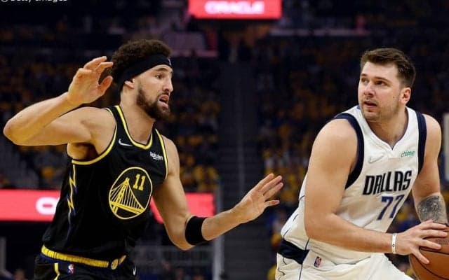 マブスとの初戦で前半無得点ながら守備で奮闘したトンプソンが憧れていた選手たちとは？