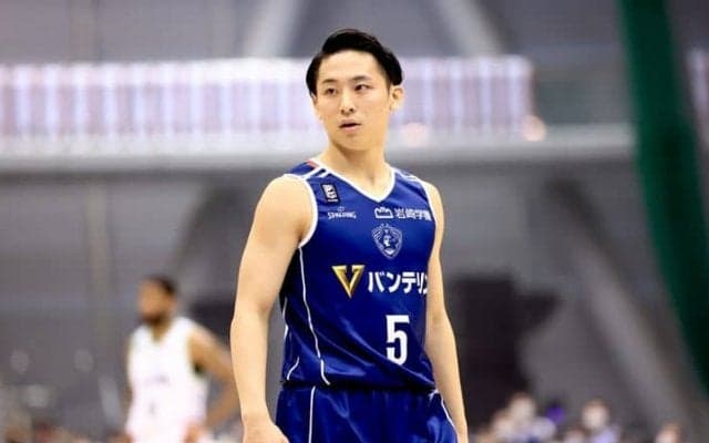 バスケ・河村勇輝が大学中退、プロ転向1年目で手にしたもの。「後ろ盾なくす決断」「お互いプロ。先輩後輩関係ない」