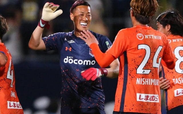 「サッカー人生終わったわ...」キャリア初の重傷、アキレス腱断裂の大宮GK南雄太が心境を吐露「もう少し、今後を決断する為に必要な考える時間を」