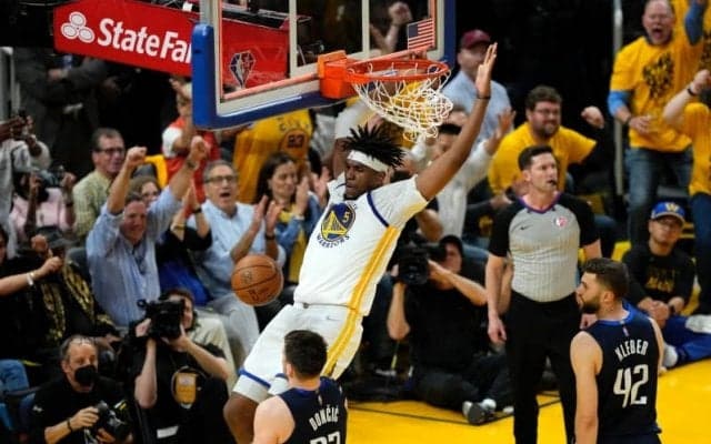 ウォリアーズが逆転勝利でシリーズ2連勝…ルーニーがキャリア最多21得点／NBAプレーオフ