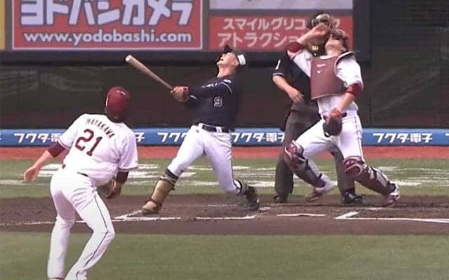 恐れるものない“激突捕球”が「スパイダーマン」　投手も思わず拍手した「芸術品」