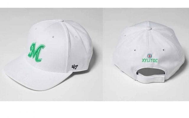 ロッテ「キシリトールコラボキャップ」着用　29日阪神戦の試合前練習で