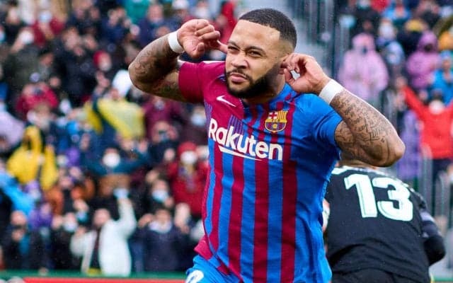 バルサFWデパイがアーセナル行きか…リリース条項の10分の1以下での獲得が可能に？