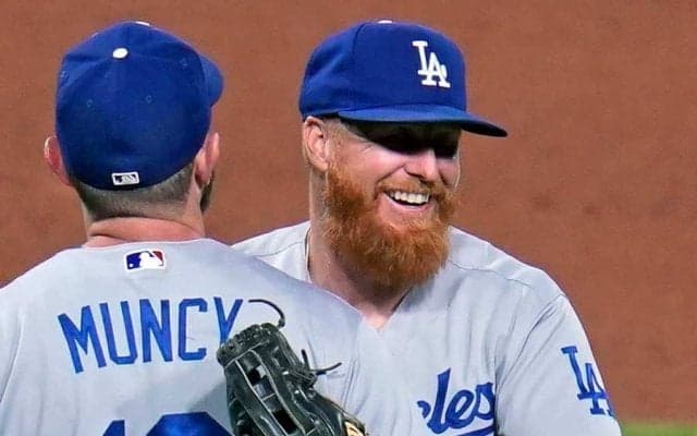 後逸していないのにボールを追いかけた三塁手、実は好プレーで米注目「何てフェイク」