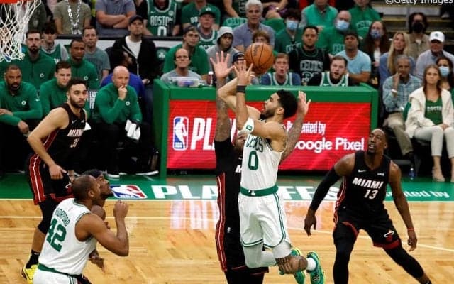 第3戦でわずか10得点に終わったセルティックスのテイタム「こんなの受け入れられない」