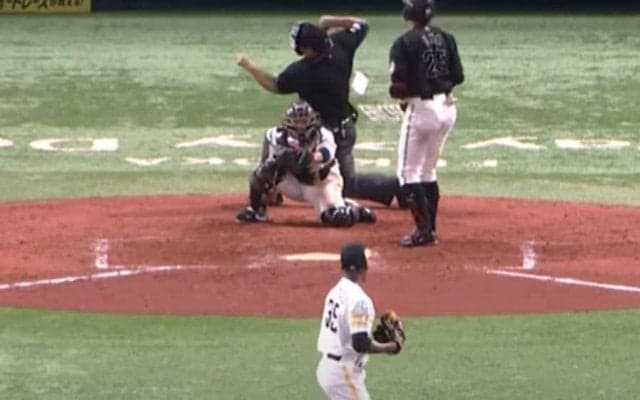 打者は手が出ず天仰ぐ…　衝撃の“悪魔級カーブ”は「分かっていても打てない」