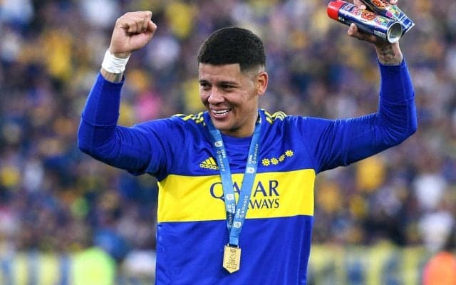 元ユナイテッドDFロホ、ボカでタイトル獲得後ピッチで喫煙&飲酒